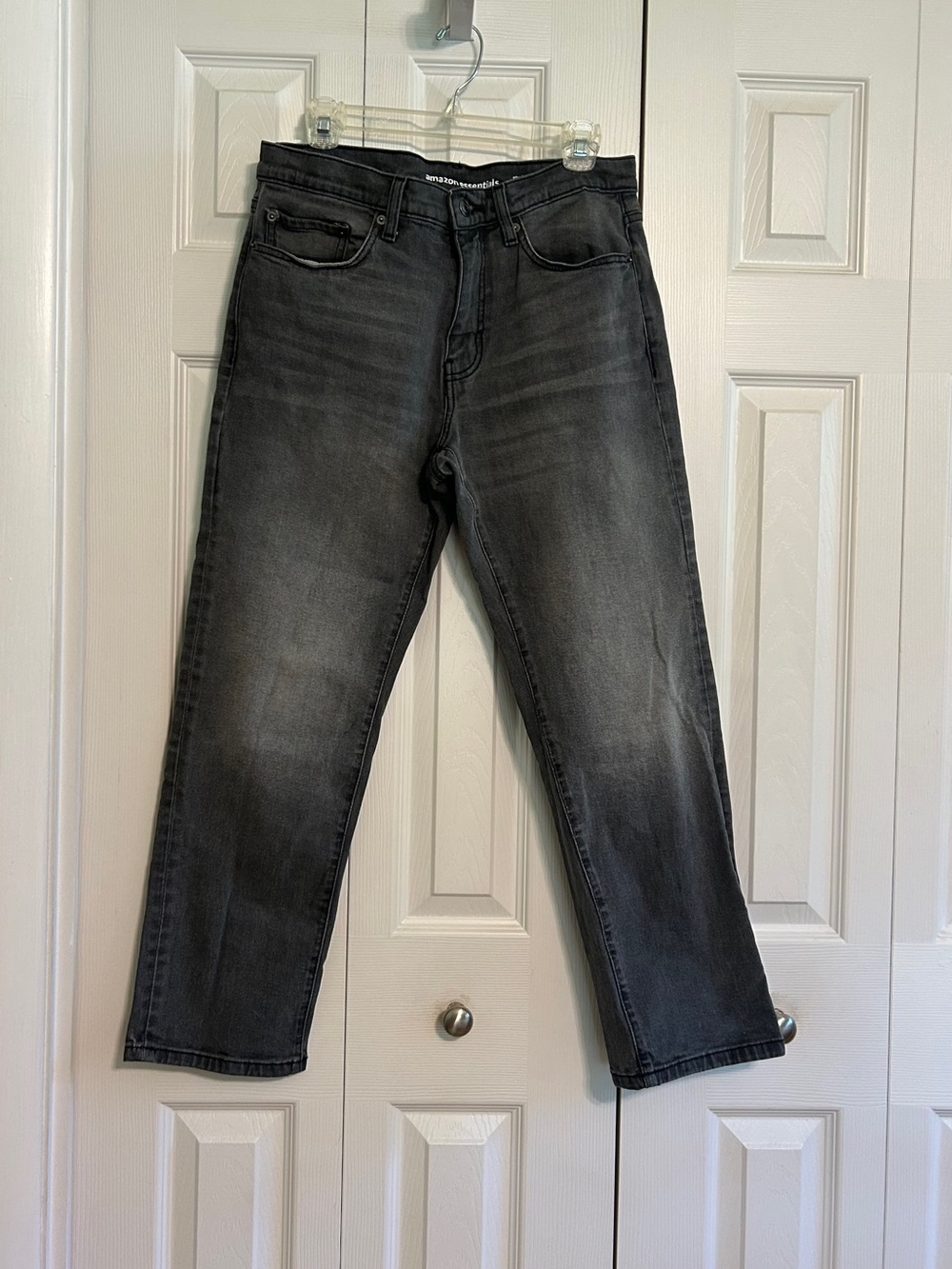 🍀NWOT Amazon Essentials Relaxed Straight Jeans in Washed Black